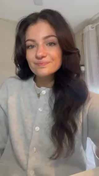 Bella Fleps